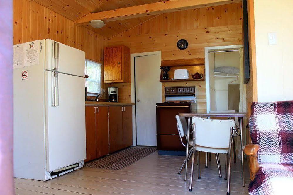 Mashkinonje Lodge Lavigne Екстер'єр фото