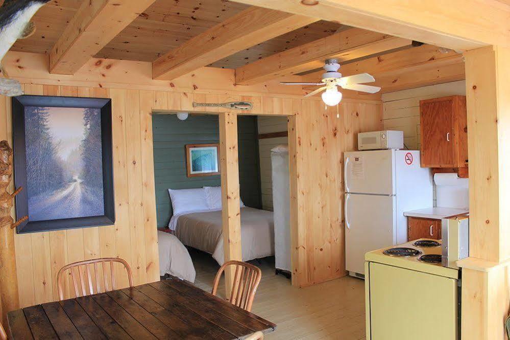Mashkinonje Lodge Lavigne Екстер'єр фото